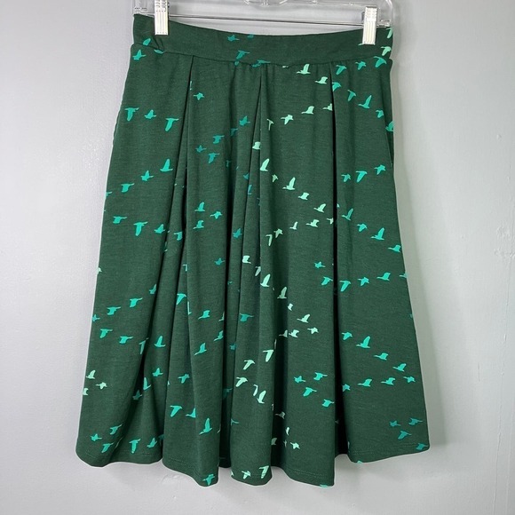 LuLaRoe Green Goose V Formation Madison Pleated Swing Skirt with Pockets Size M - Picture 8 of 12